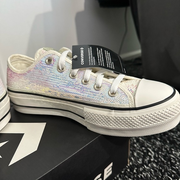 Converse White Low-Top Sneakers with Rubber Toe Cap and Canvas Upper - Picture 3 of 5